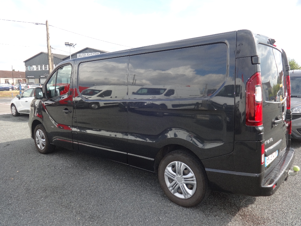 OPEL VIVARO FOURGON - vue 1