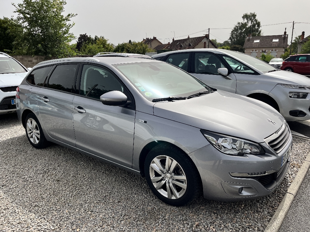 PEUGEOT 308 SW - vue 1