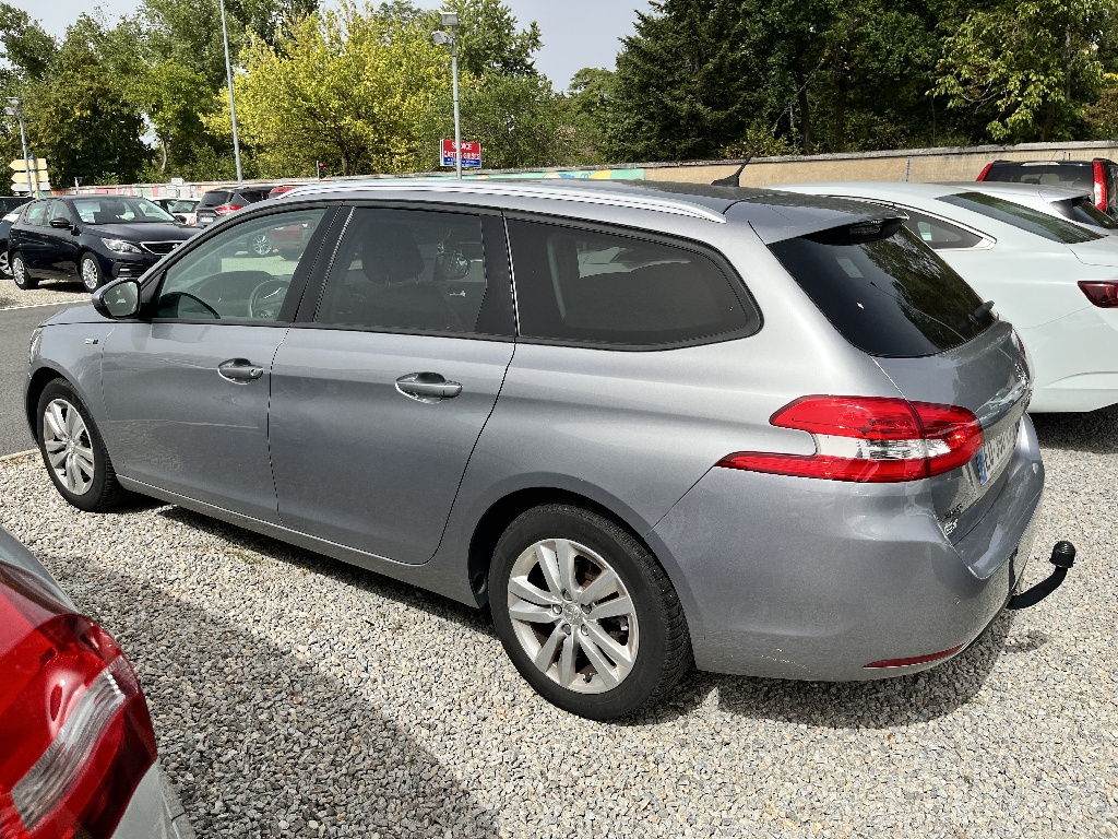 PEUGEOT 308 SW - vue 1