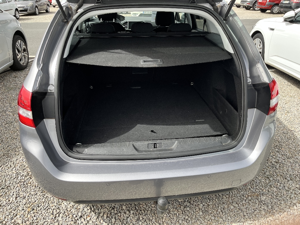 PEUGEOT 308 SW - vue 1