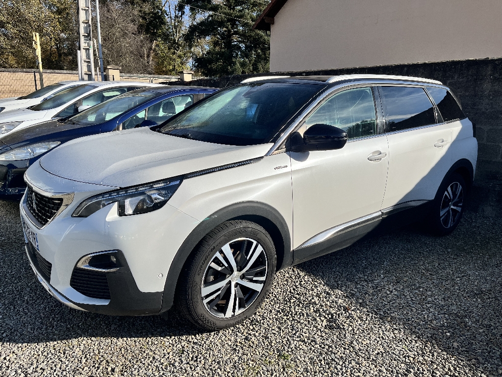 PEUGEOT 5008
