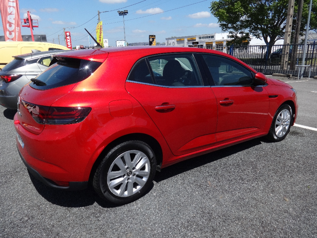 RENAULT MEGANE IV - vue 1