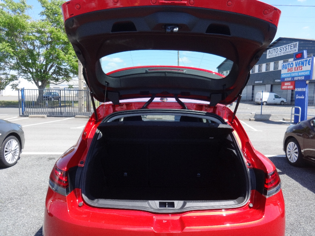 RENAULT MEGANE IV - vue 1