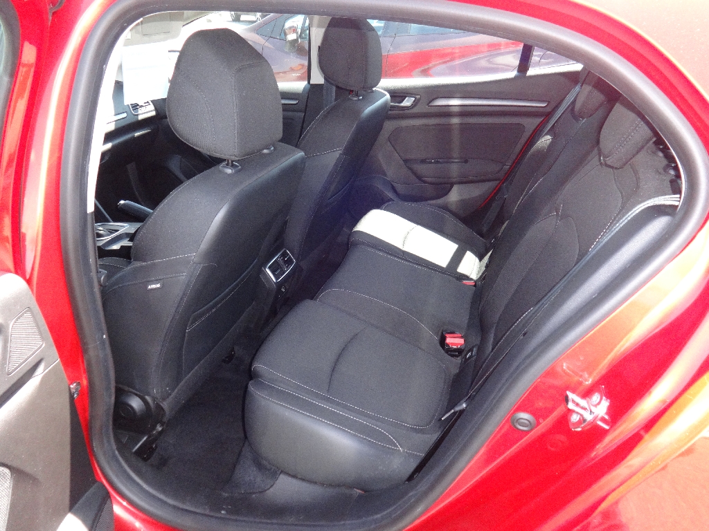 RENAULT MEGANE IV - vue 1