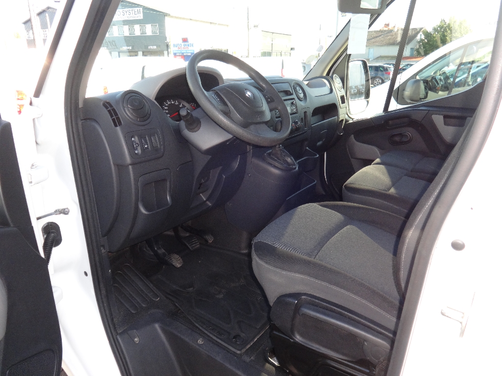 RENAULT MASTER FOURGON - vue 1