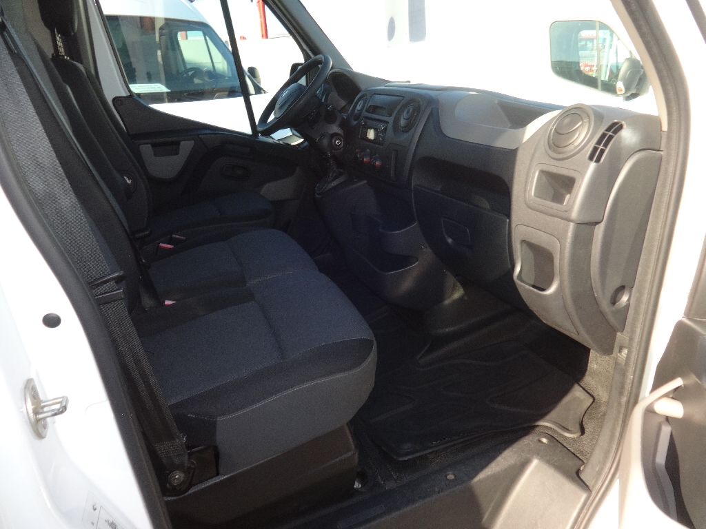 RENAULT MASTER FOURGON - vue 1