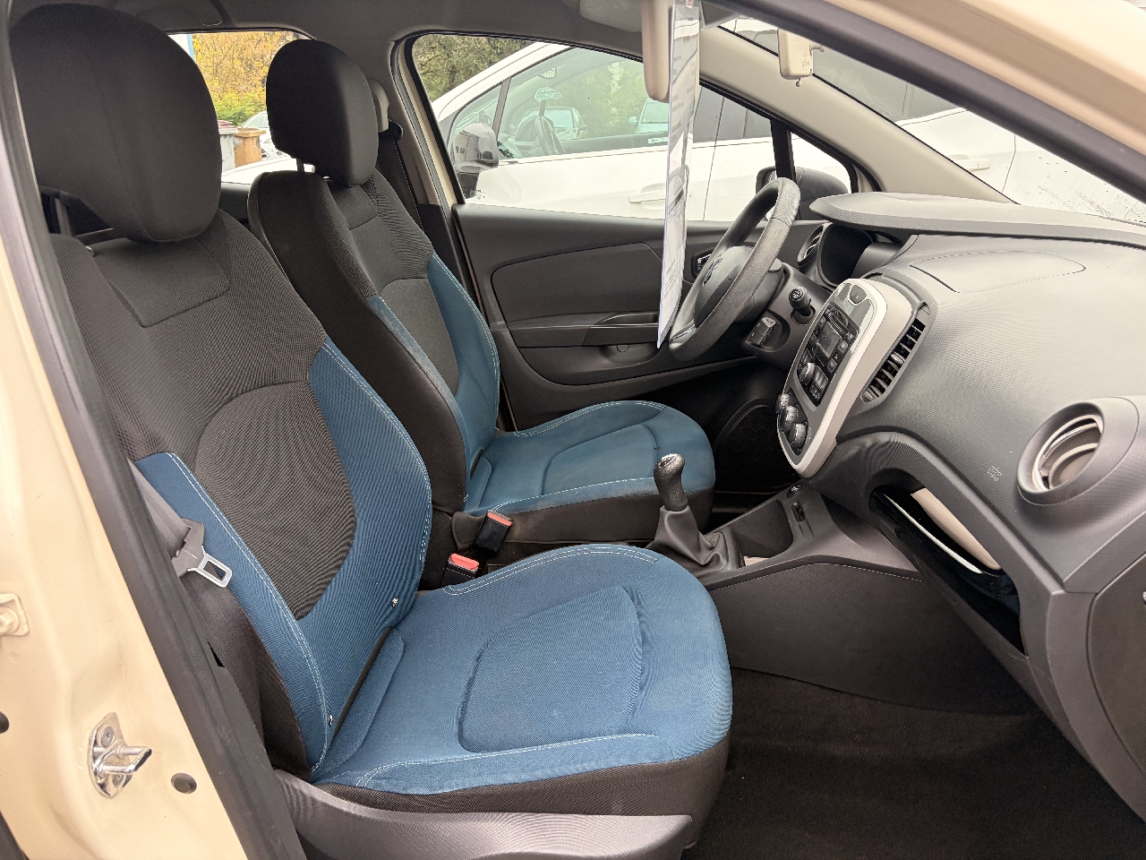 RENAULT CAPTUR - vue 1