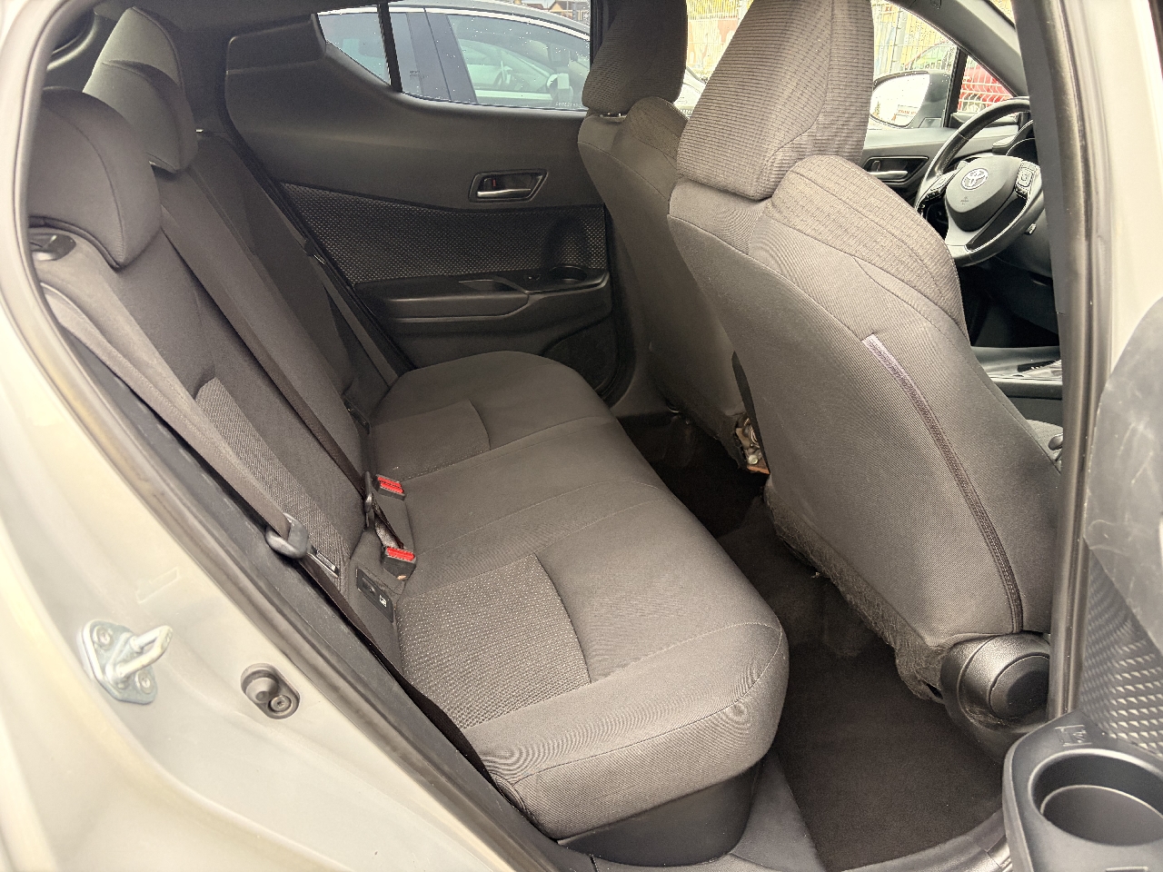 TOYOTA C-HR HYBRIDE - vue 1