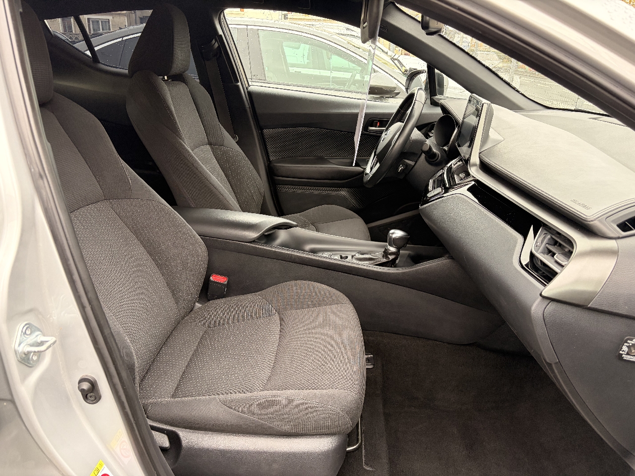 TOYOTA C-HR HYBRIDE - vue 1