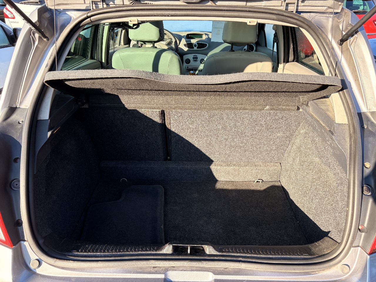 RENAULT CLIO III - vue 1