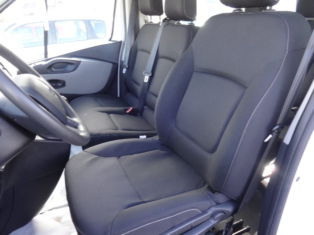 RENAULT TRAFIC PASSENGER - vue 1