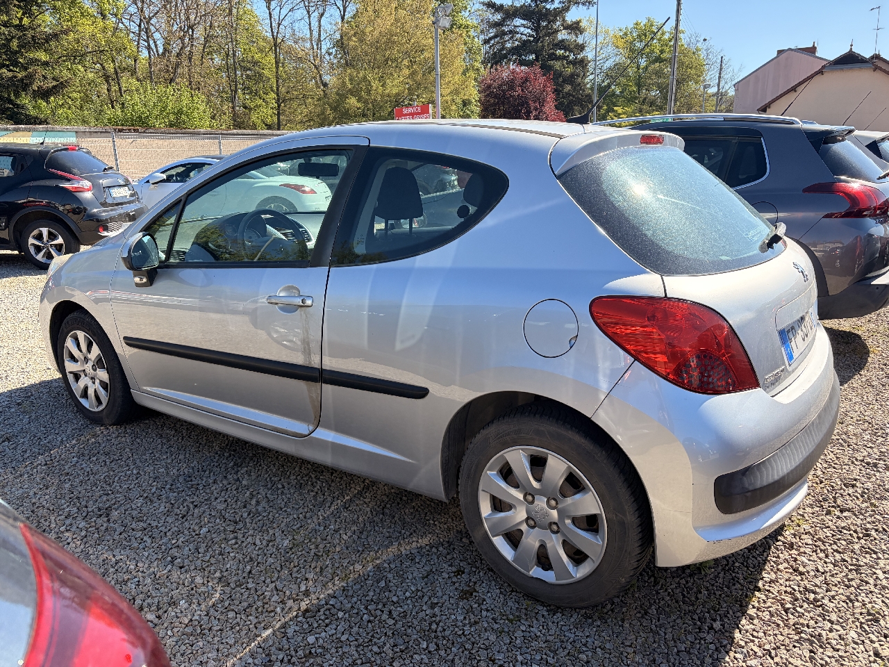 PEUGEOT 207 - vue 1