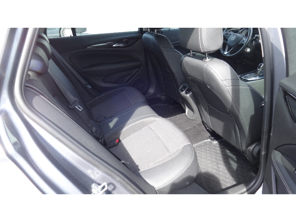 OPEL INSIGNIA SPORTS TOURER - vue 1