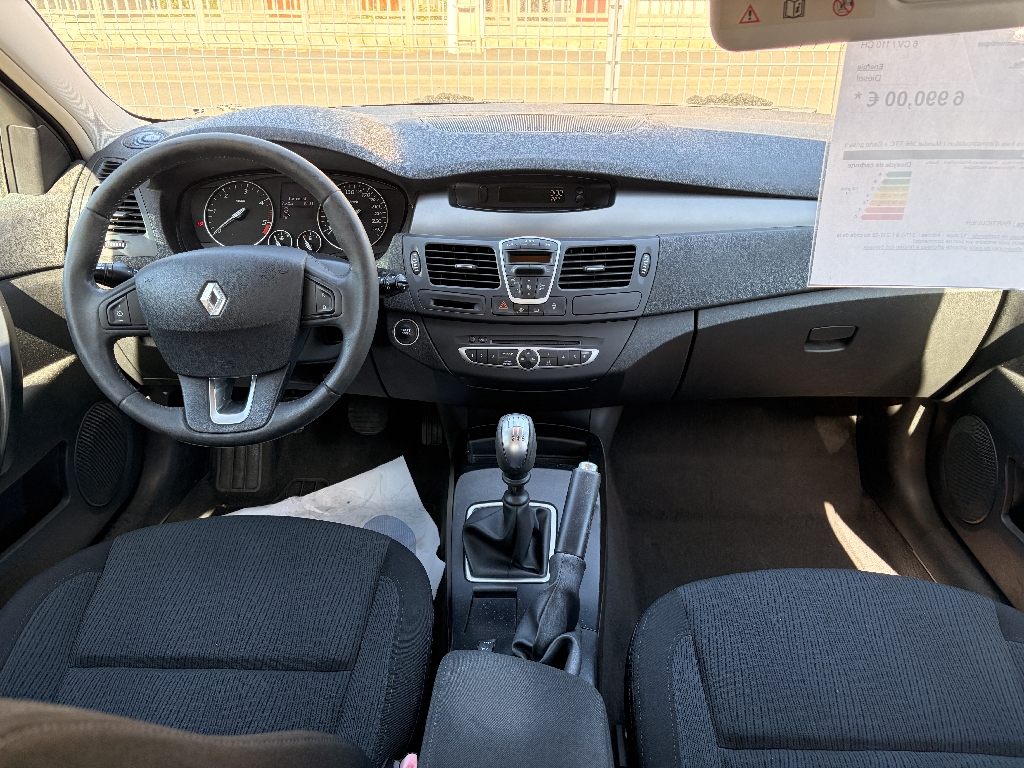 RENAULT LAGUNA III - vue 1
