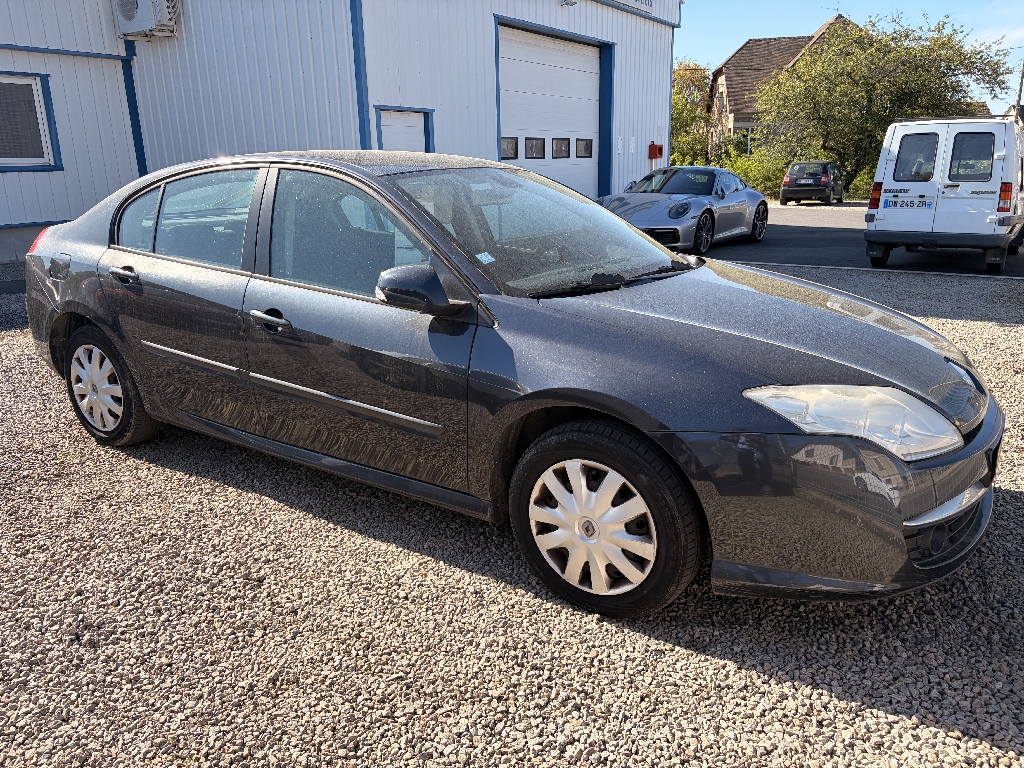 RENAULT LAGUNA III - vue 1