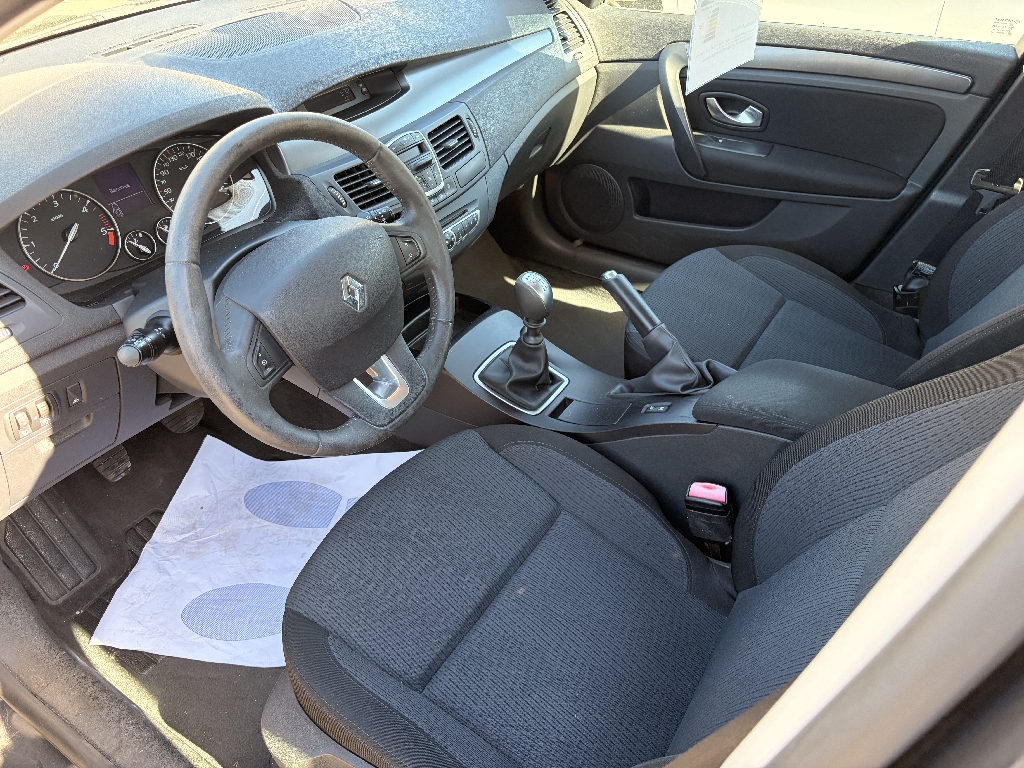RENAULT LAGUNA III - vue 1