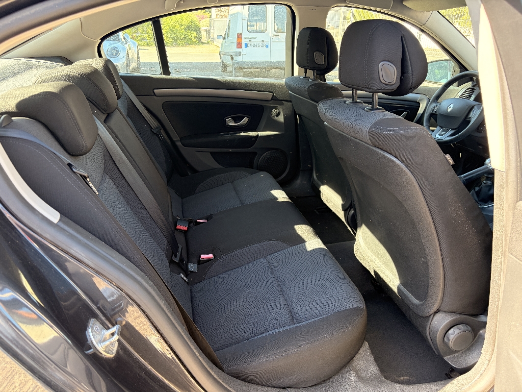 RENAULT LAGUNA III - vue 1