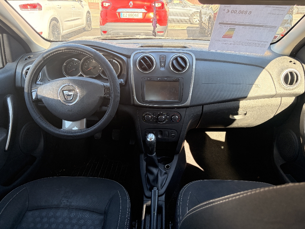 DACIA SANDERO - vue 1
