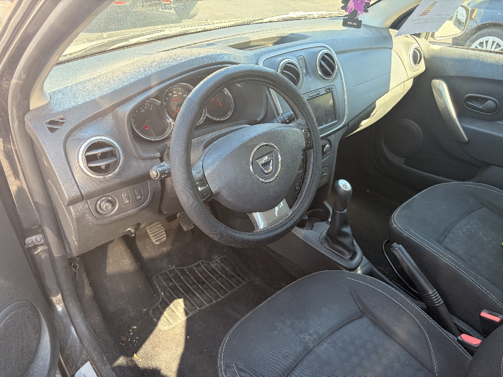 DACIA SANDERO - vue 1