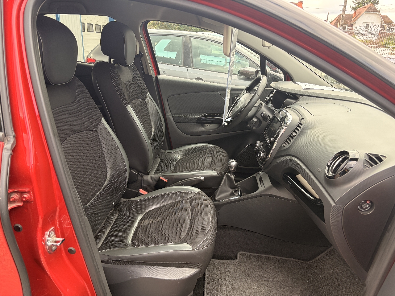 RENAULT CAPTUR - vue 1