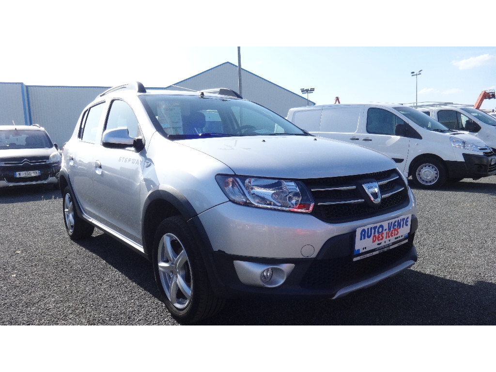 DACIA SANDERO - vue 1