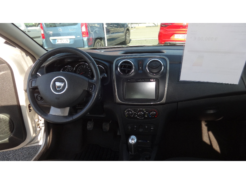 DACIA SANDERO - vue 1