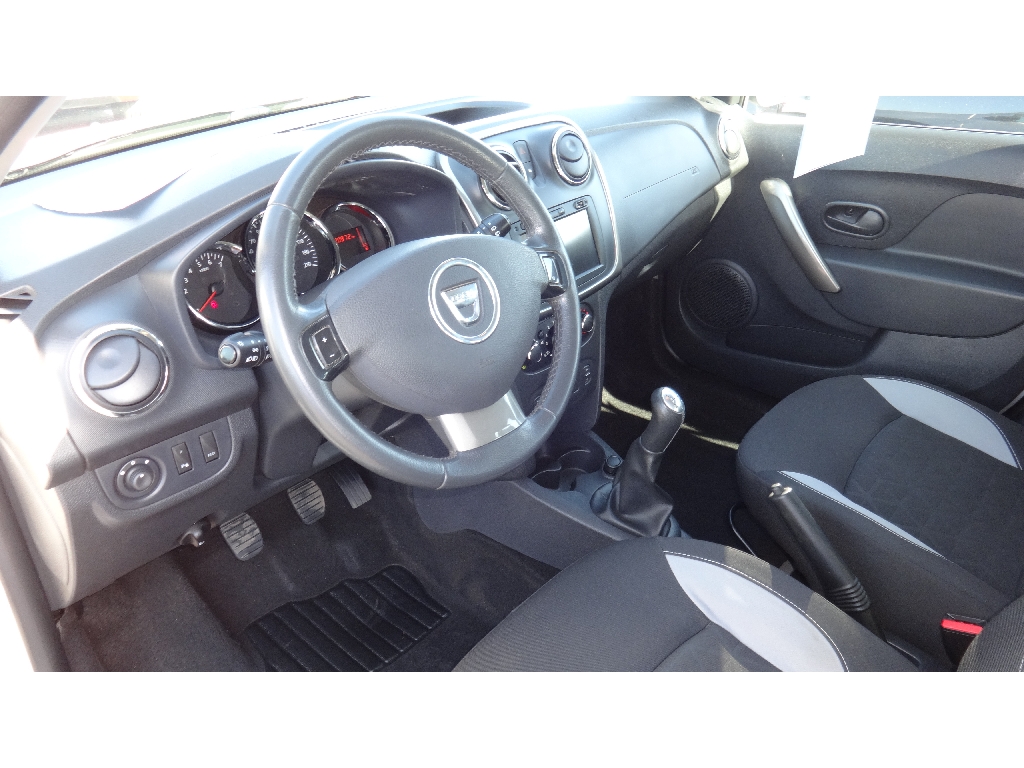 DACIA SANDERO - vue 1
