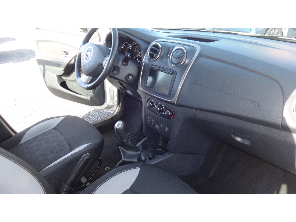 DACIA SANDERO - vue 1