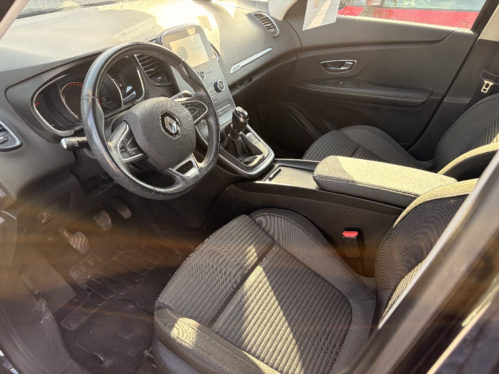 RENAULT GRAND SCENIC IV - vue 1