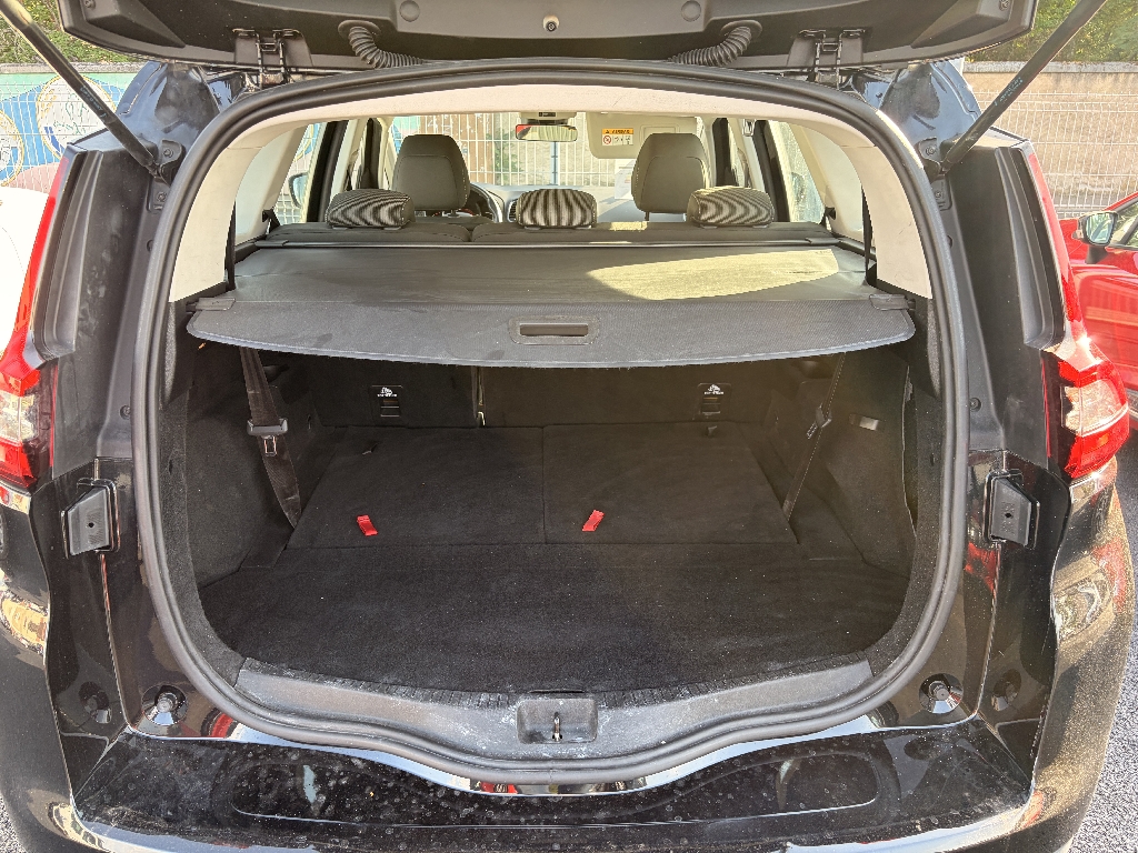 RENAULT GRAND SCENIC IV - vue 1
