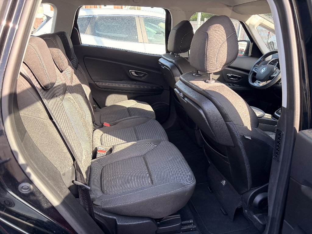 RENAULT GRAND SCENIC IV - vue 1