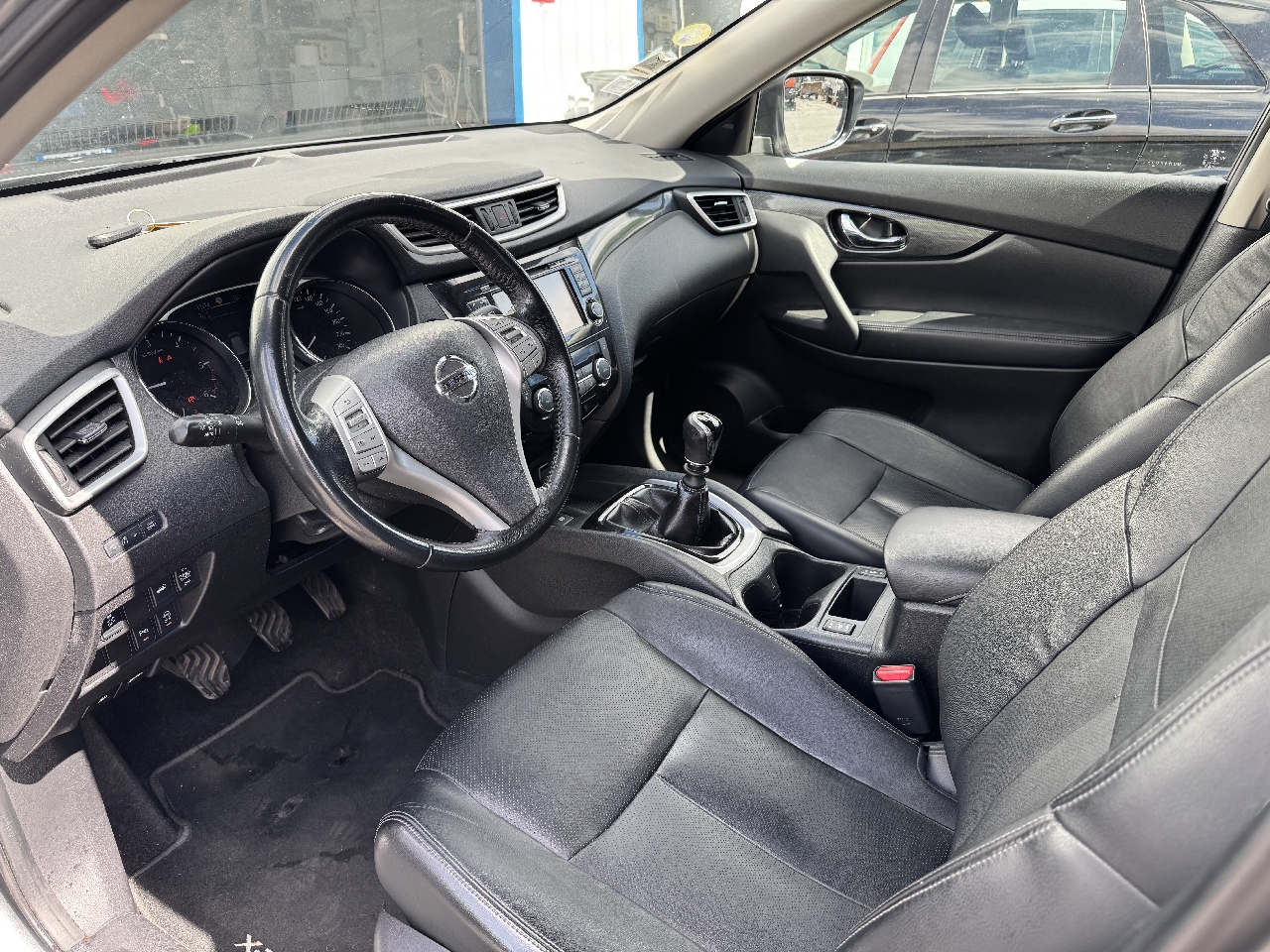 NISSAN X-TRAIL - vue 1