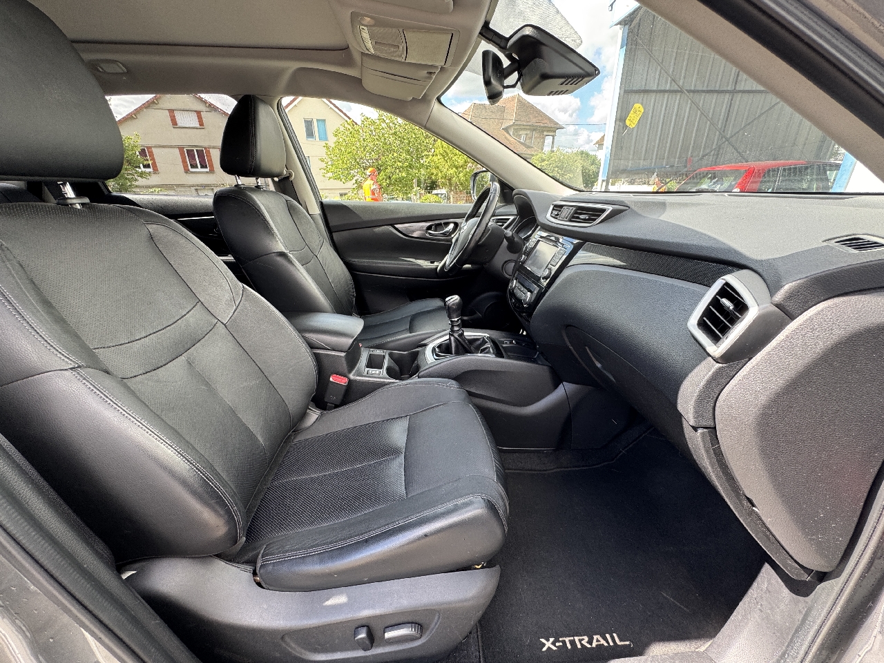 NISSAN X-TRAIL - vue 1
