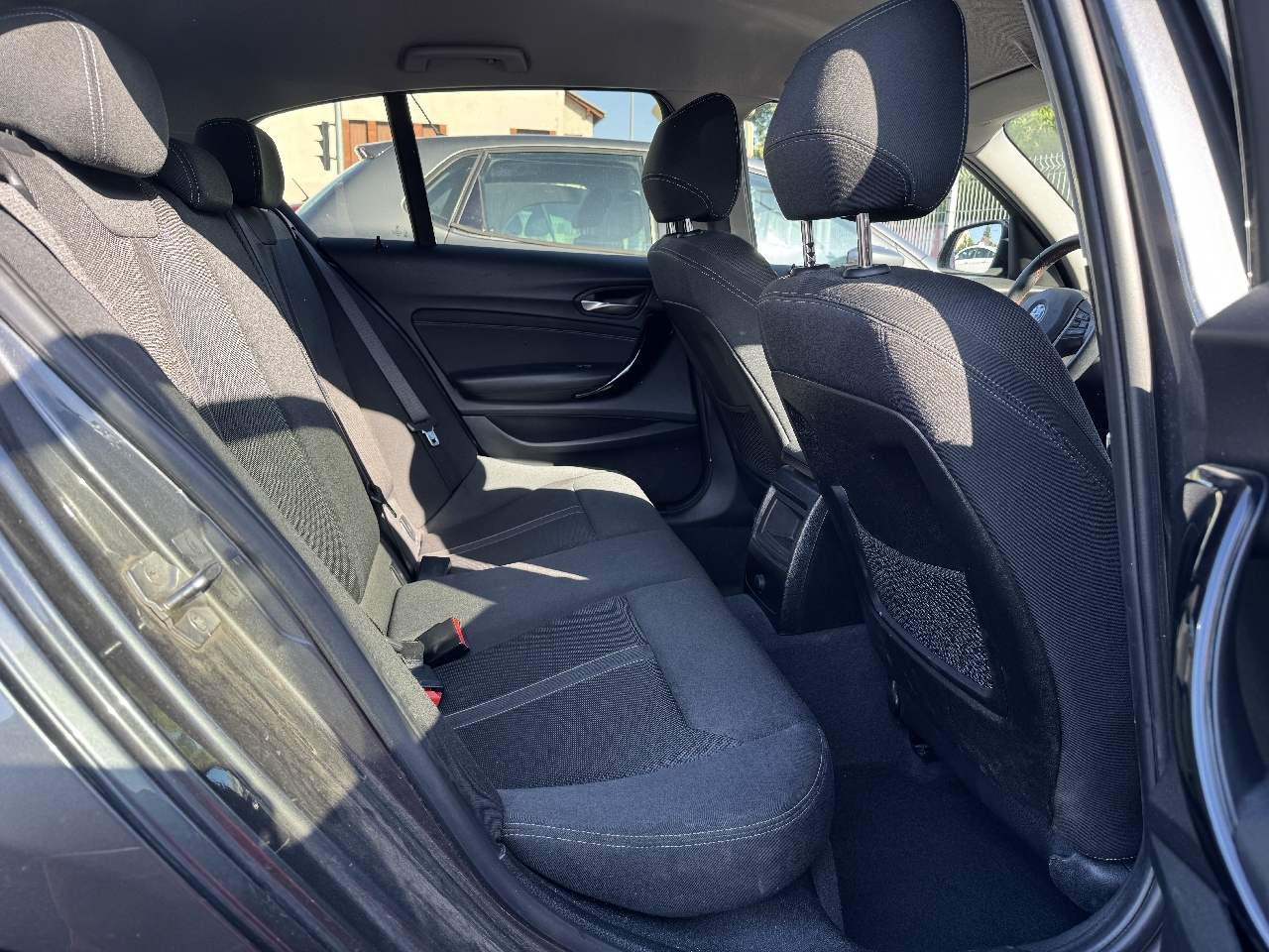 BMW SERIE 1 - vue 1