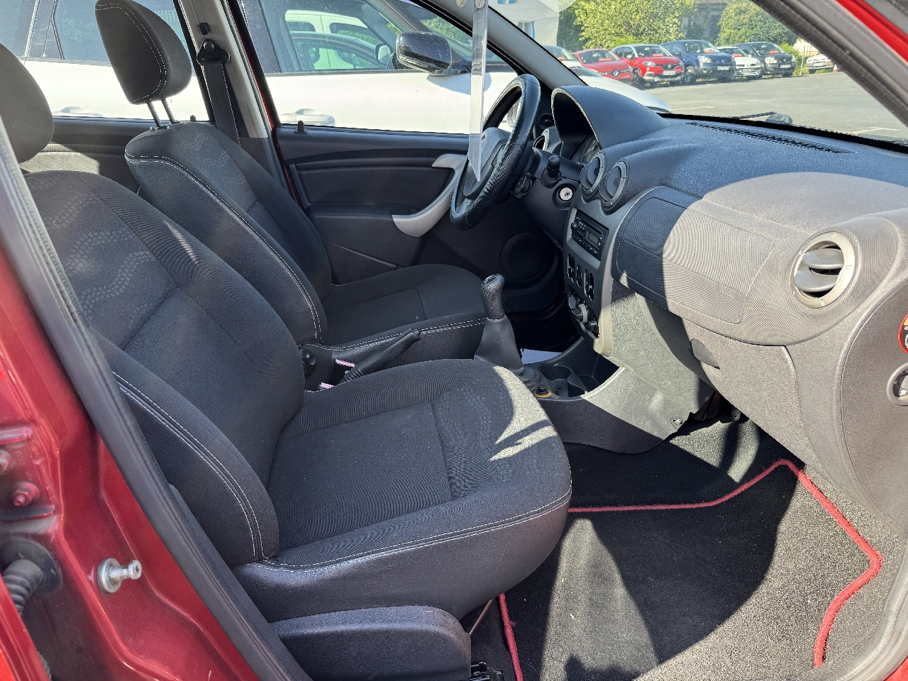DACIA SANDERO - vue 1