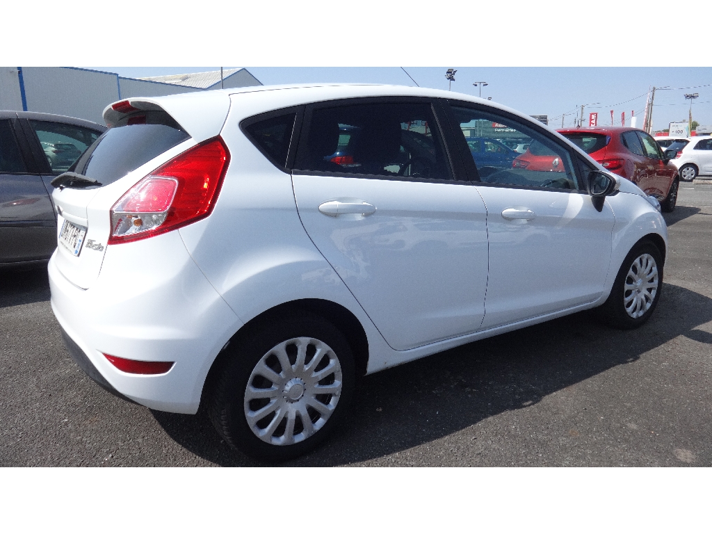 FORD FIESTA - vue 1