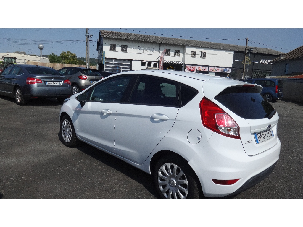 FORD FIESTA - vue 1