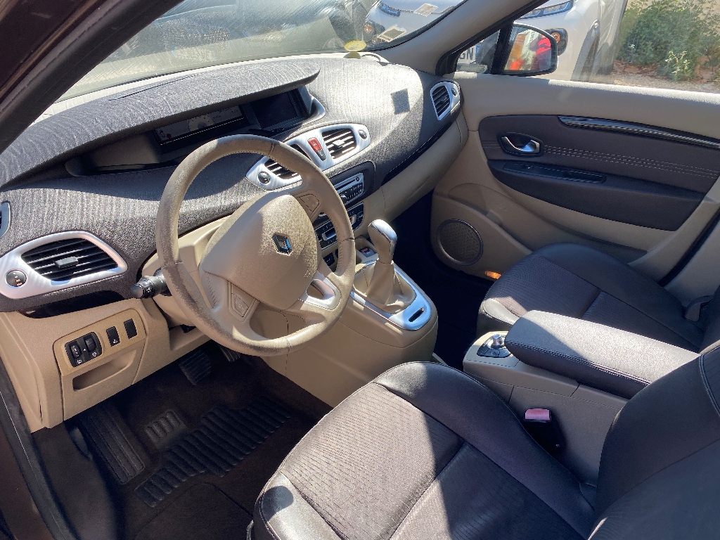 RENAULT SCENIC III - vue 1