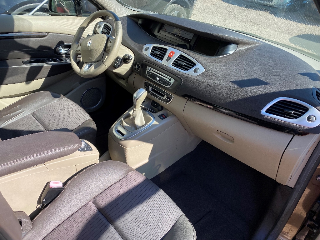 RENAULT SCENIC III - vue 1