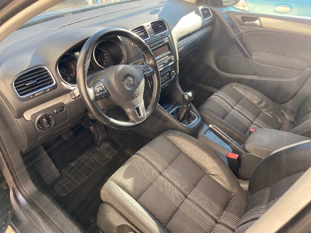 VOLKSWAGEN GOLF - vue 1