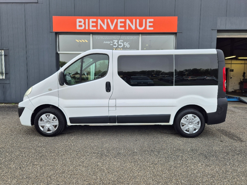 RENAULT TRAFIC PASSENGER