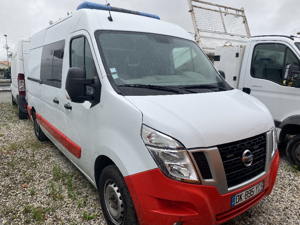 NISSAN NV400