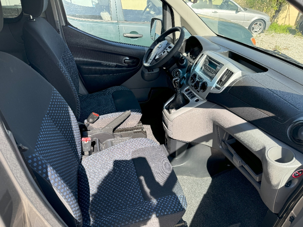 NISSAN NV200 - vue 1