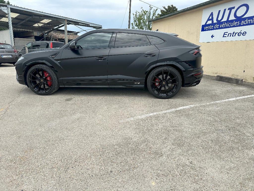 LAMBORGHINI URUS - vue 1