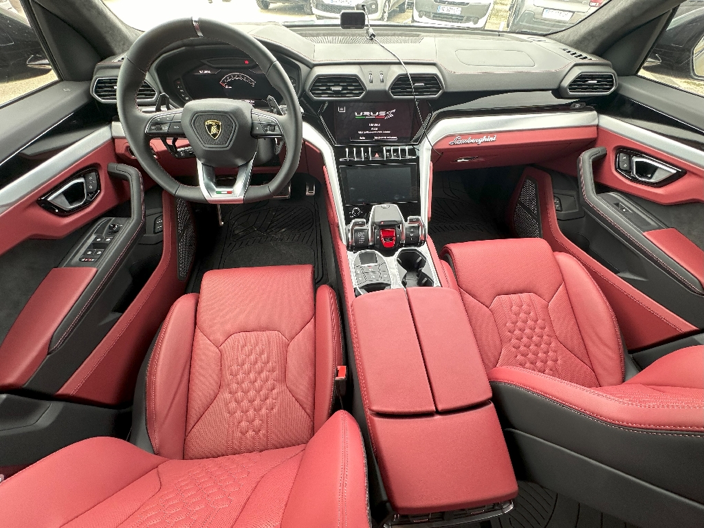 LAMBORGHINI URUS - vue 1