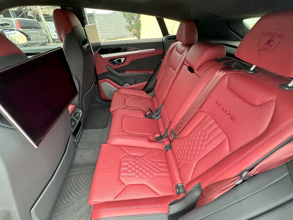 LAMBORGHINI URUS - vue 1