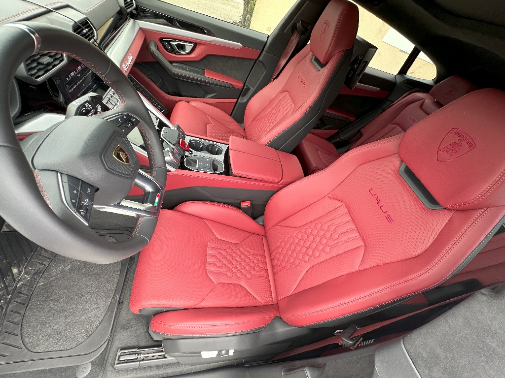 LAMBORGHINI URUS - vue 1