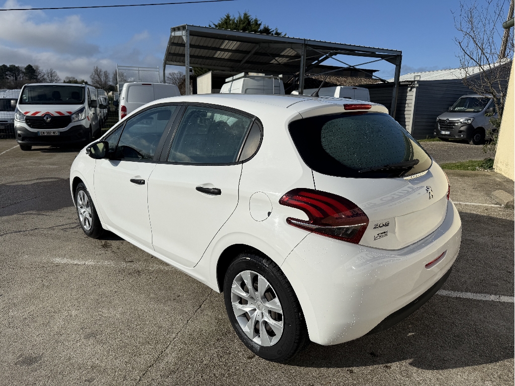 PEUGEOT 208 - vue 1