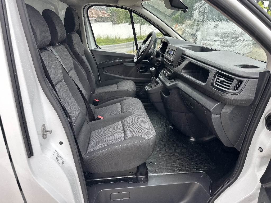 RENAULT TRAFIC - vue 1