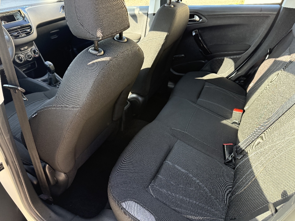 PEUGEOT 308 - vue 1